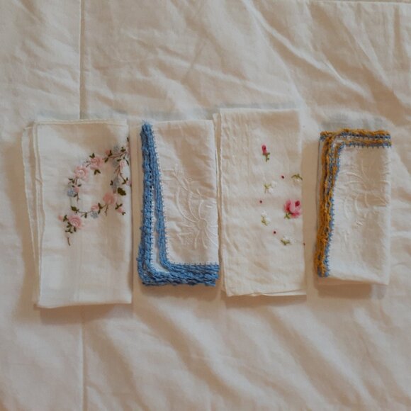 Vintage Handkerchiefs 4. - Picture 1 of 5